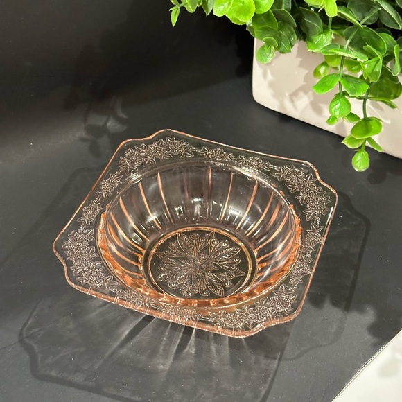 Hazel Atlas Glass FLORENTINE No.1 Poppy Pink 2-Handled Ruffled Nut Dish - Picture 10 of 16